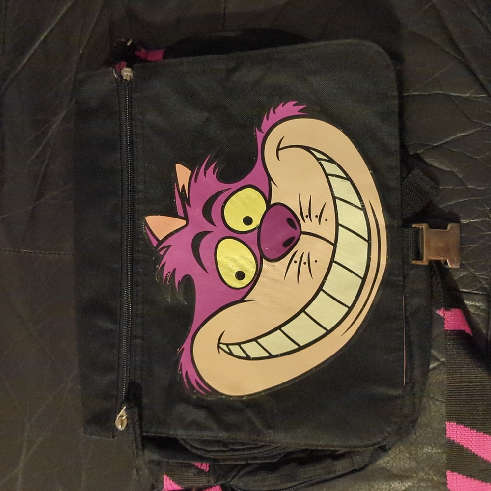 Hot Topic era vintage Cheshire Cat messenger bag